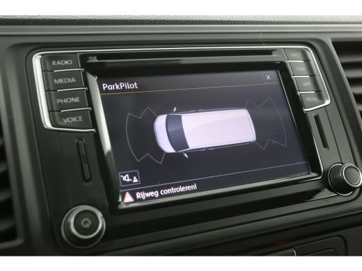 Volkswagen Transporter 2.0 TDI L2H1 204PK Airco Carplay Cruise Trekhaak Navigatie Parkeersensoren ActivLease financial lease