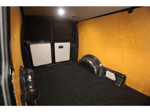 Volkswagen Transporter 2.0 TDI L2H1 204PK Airco Carplay Cruise Trekhaak Navigatie Parkeersensoren ActivLease financial lease