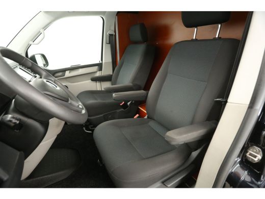 Volkswagen Transporter 2.0 TDI L2H1 204PK Airco Carplay Cruise Trekhaak Navigatie Parkeersensoren ActivLease financial lease