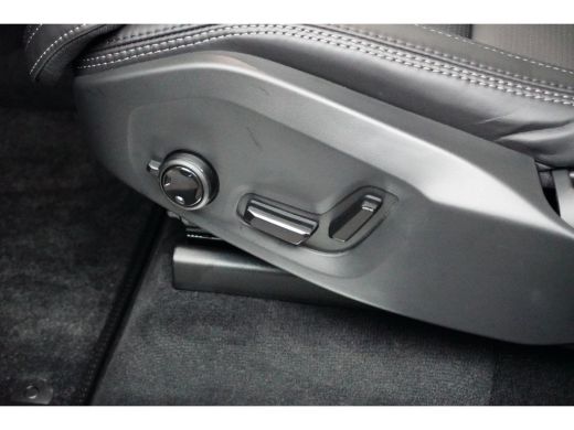 Volvo  XC90 T8 Recharge AWD Ultimate Dark Black Pack | Achterbank verwarmd | Airco met elektronische regeling... ActivLease financial lease