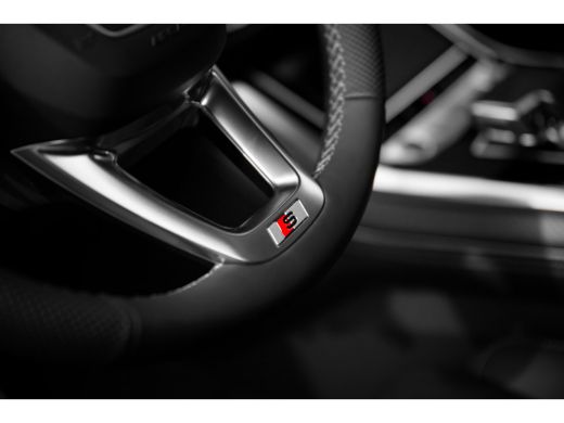 Audi Q8 55 TFSI e quattro Pro Line S | Panoramadak | Supersportstoelen | Assistentiepakket tour | Parking... ActivLease financial lease