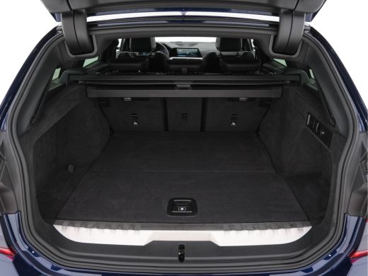 BMW 3 Serie Touring 330e Business Edition Plus M-Sportpack (INCL-BTW) *PANO | VERNASCA-FULL-LEATHER | HEAD-UP... ActivLease financial lease