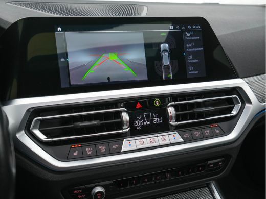 BMW 3 Serie Touring 330e Business Edition Plus M-Sportpack (INCL-BTW) *PANO | VERNASCA-FULL-LEATHER | HEAD-UP... ActivLease financial lease