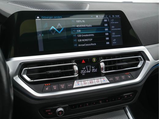 BMW 3 Serie Touring 330e Business Edition Plus M-Sportpack (INCL-BTW) *PANO | VERNASCA-FULL-LEATHER | HEAD-UP... ActivLease financial lease