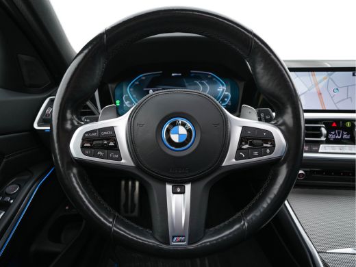 BMW 3 Serie Touring 330e Business Edition Plus M-Sportpack (INCL-BTW) *PANO | VERNASCA-FULL-LEATHER | HEAD-UP... ActivLease financial lease