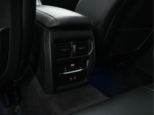 BMW 3 Serie Touring 330e Business Edition Plus M-Sportpack (INCL-BTW) *PANO | VERNASCA-FULL-LEATHER | HEAD-UP... ActivLease financial lease