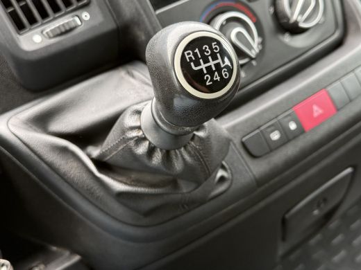 Citroën Jumper 2.2 HDI 131 PK ZWAAR / L2H2 / 7-PERS DUBBELE CABINE / AIRCO / 3 TONS TREKHAAK / CAMERA / INRICHTING ActivLease financial lease