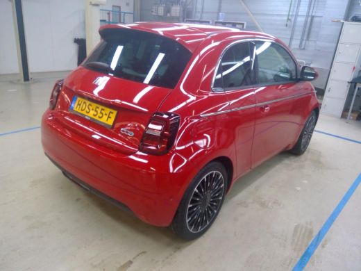Fiat 500 3+1 La Prima 42 kWh 3-Fase | Vol-Leder | Navigatie | Achteruitrijcamera | Stoelverwarming | Adapt... ActivLease financial lease