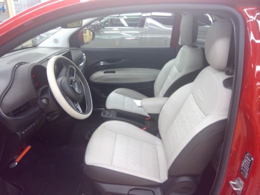 Fiat 500 3+1 La Prima 42 kWh 3-Fase | Vol-Leder | Navigatie | Achteruitrijcamera | Stoelverwarming | Adapt... ActivLease financial lease