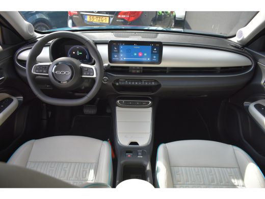 Fiat 600E La Prima 54 kWh | Vol-Leder | Elektr. Achterklep | Navigatie | Stoelverwarming | achteruitrijcame... ActivLease financial lease