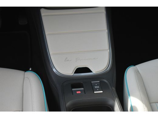 Fiat 600E La Prima 54 kWh | Vol-Leder | Elektr. Achterklep | Navigatie | Stoelverwarming | achteruitrijcame... ActivLease financial lease