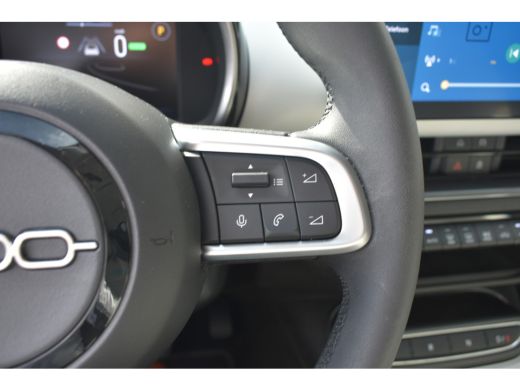 Fiat 600E La Prima 54 kWh | Vol-Leder | Elektr. Achterklep | Navigatie | Stoelverwarming | achteruitrijcame... ActivLease financial lease