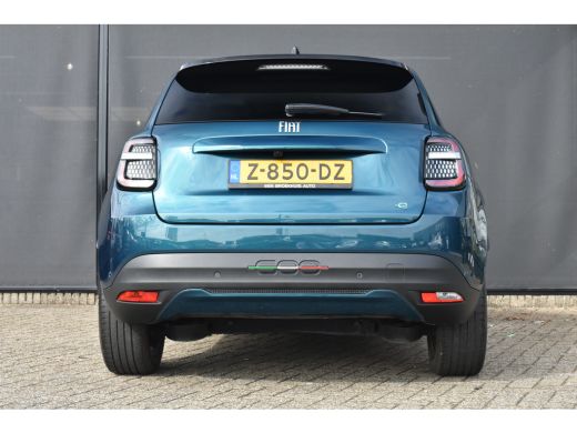 Fiat 600E La Prima 54 kWh | Vol-Leder | Elektr. Achterklep | Navigatie | Stoelverwarming | achteruitrijcame... ActivLease financial lease