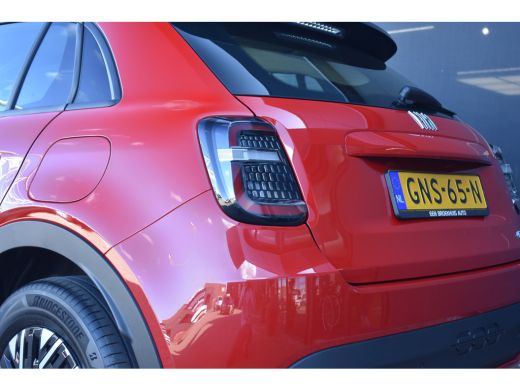 Fiat 600 54kWh Urban | Navigatie By App | Parkeersensoren | Cruise Control | Apple Carplay | Android Auto ... ActivLease financial lease