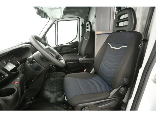 Iveco Daily 35S14 2.3 410 Camper ombouw | Paardenvervoer | Camper | Bakwagen | Zijdeur Achterdeur Airco Camer... ActivLease financial lease