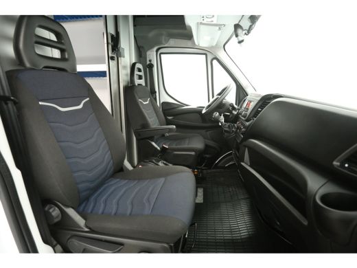 Iveco Daily 35S14 2.3 410 Camper ombouw | Paardenvervoer | Camper | Bakwagen | Zijdeur Achterdeur Airco Camer... ActivLease financial lease