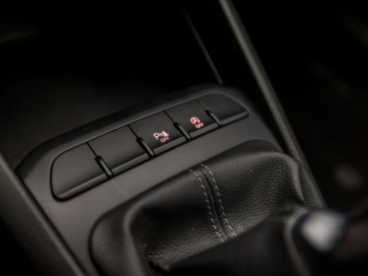 Kia Stonic 1.0 T-GDi Dynamic (APPLE CARPLAY, NAVIGATIE, CAMERA, LM VELGEN, SPORTSTOELEN, CRUISE, GETINT GLAS... ActivLease financial lease