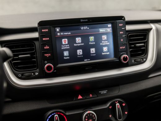 Kia Stonic 1.0 T-GDi Dynamic (APPLE CARPLAY, NAVIGATIE, CAMERA, LM VELGEN, SPORTSTOELEN, CRUISE, GETINT GLAS... ActivLease financial lease