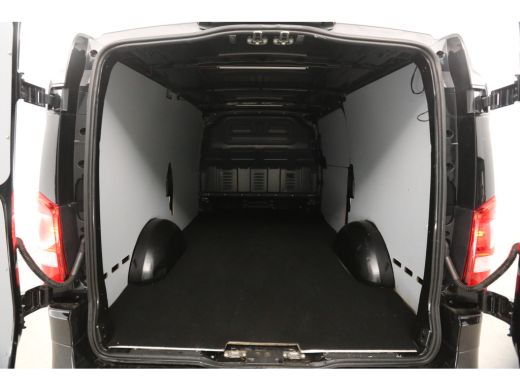 Mercedes Vito 114 CDI Lang Automaat Airco Cruise Camera Carplay Navigatie 3 Persoons LED 18''LMV Stoelverwarming ActivLease financial lease