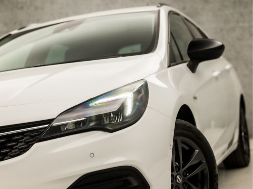 Opel Astra Sports Tourer 1.2 Design & Tech (APPLE CARPLAY, NAVIGATIE, CAMERA, CLIMATE, GITINT GLAS, LEDER, S... ActivLease financial lease