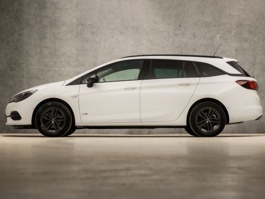Opel Astra Sports Tourer 1.2 Design & Tech (APPLE CARPLAY, NAVIGATIE, CAMERA, CLIMATE, GITINT GLAS, LEDER, S... ActivLease financial lease