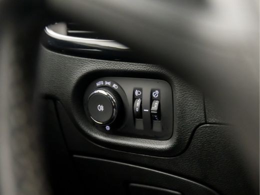 Opel Astra Sports Tourer 1.2 Design & Tech (APPLE CARPLAY, NAVIGATIE, CAMERA, CLIMATE, GITINT GLAS, LEDER, S... ActivLease financial lease