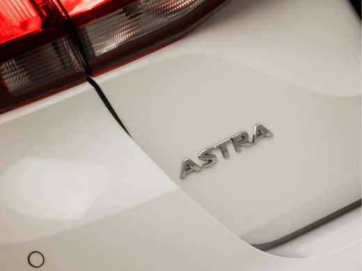Opel Astra Sports Tourer 1.2 Design & Tech (APPLE CARPLAY, NAVIGATIE, CAMERA, CLIMATE, GITINT GLAS, LEDER, S... ActivLease financial lease