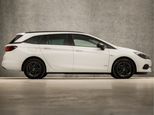 Opel Astra Sports Tourer 1.2 Design & Tech (APPLE CARPLAY, NAVIGATIE, CAMERA, CLIMATE, GITINT GLAS, LEDER, S... ActivLease financial lease