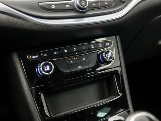 Opel Astra Sports Tourer 1.2 Design & Tech (APPLE CARPLAY, NAVIGATIE, CAMERA, CLIMATE, GITINT GLAS, LEDER, S... ActivLease financial lease