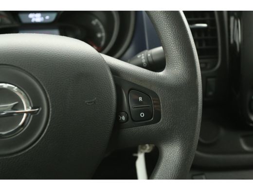 Opel Vivaro 1.6 CDTI L2H1 Airco Camera Cruise Navigatie 3 Persoons PDC Imperiaal Trekhaak ActivLease financial lease
