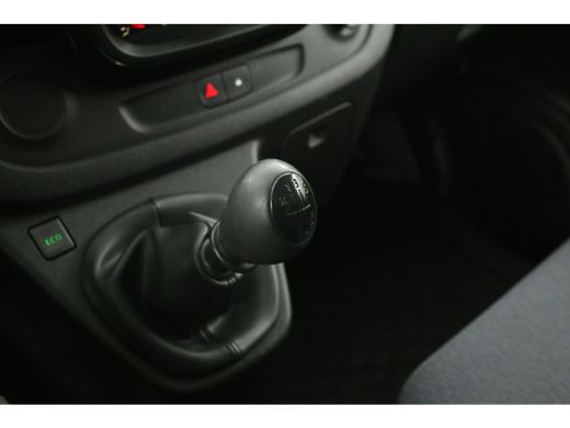 Opel Vivaro 1.6 CDTI L2H1 Airco Camera Cruise Navigatie 3 Persoons PDC Imperiaal Trekhaak ActivLease financial lease