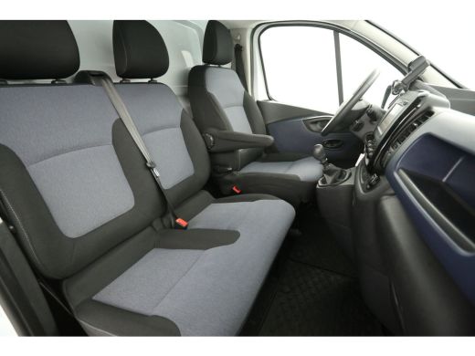 Opel Vivaro 1.6 CDTI L2H1 Airco Camera Cruise Navigatie 3 Persoons PDC Imperiaal Trekhaak ActivLease financial lease