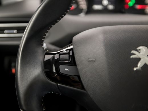 Peugeot 308 1.2 PureTech Sport (PANORAMADAK, APPLE CARPLAY, GROOT NAVI, LEDEREN SPORTSTOELEN, STOELVERWARMING... ActivLease financial lease