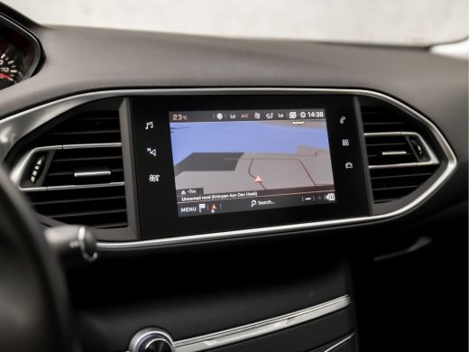Peugeot 308 1.2 PureTech Sport (PANORAMADAK, APPLE CARPLAY, GROOT NAVI, LEDEREN SPORTSTOELEN, STOELVERWARMING... ActivLease financial lease