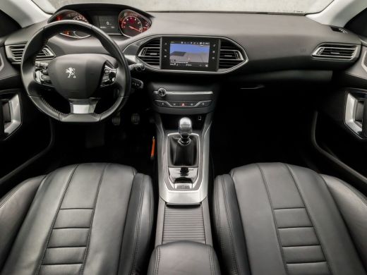 Peugeot 308 1.2 PureTech Sport (PANORAMADAK, APPLE CARPLAY, GROOT NAVI, LEDEREN SPORTSTOELEN, STOELVERWARMING... ActivLease financial lease
