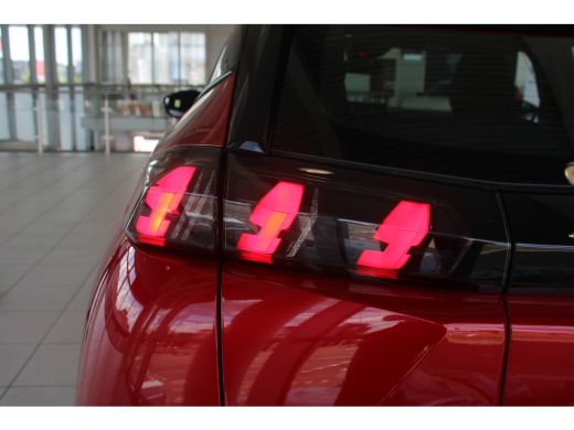 Peugeot e-2008 EV Active Pack 50 kWh | NAVIGATIE | PDC | CARPLAY | LED | LMV | CLIMATE | DAB | ActivLease financial lease