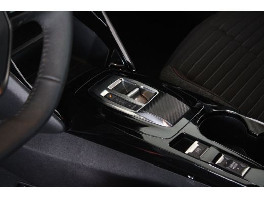 Peugeot e-2008 EV Active Pack 50 kWh | NAVIGATIE | PDC | CARPLAY | LED | LMV | CLIMATE | DAB | ActivLease financial lease
