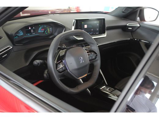 Peugeot e-2008 EV Active Pack 50 kWh | NAVIGATIE | PDC | CARPLAY | LED | LMV | CLIMATE | DAB | ActivLease financial lease