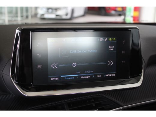 Peugeot e-2008 EV Active Pack 50 kWh | NAVIGATIE | PDC | CARPLAY | LED | LMV | CLIMATE | DAB | ActivLease financial lease