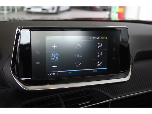 Peugeot e-2008 EV Active Pack 50 kWh | NAVIGATIE | PDC | CARPLAY | LED | LMV | CLIMATE | DAB | ActivLease financial lease