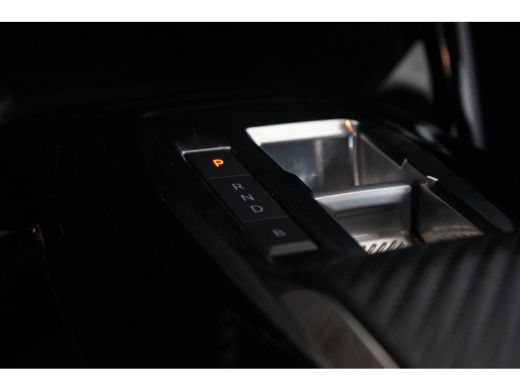 Peugeot e-2008 EV Active Pack 50 kWh | NAVIGATIE | PDC | CARPLAY | LED | LMV | CLIMATE | DAB | ActivLease financial lease