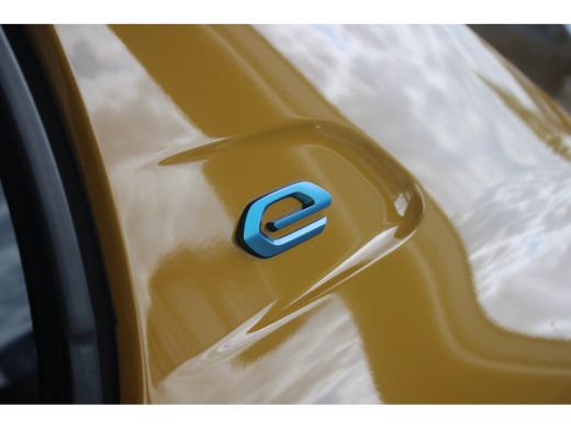 Peugeot e-208 EV GT Pack 136-PK 50 kWh 3-FASE | CAMERA | PANORAMADAK | STOELVERWARMING | ADAPTIVE CRUISE | DODE... ActivLease financial lease