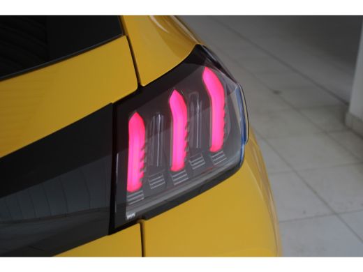 Peugeot e-208 EV GT Pack 136-PK 50 kWh 3-FASE | CAMERA | PANORAMADAK | STOELVERWARMING | ADAPTIVE CRUISE | DODE... ActivLease financial lease