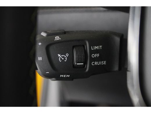 Peugeot e-208 EV GT Pack 136-PK 50 kWh 3-FASE | CAMERA | PANORAMADAK | STOELVERWARMING | ADAPTIVE CRUISE | DODE... ActivLease financial lease
