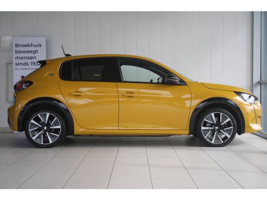 Peugeot e-208 EV GT Pack 136-PK 50 kWh 3-FASE | CAMERA | PANORAMADAK | STOELVERWARMING | ADAPTIVE CRUISE | DODE... ActivLease financial lease