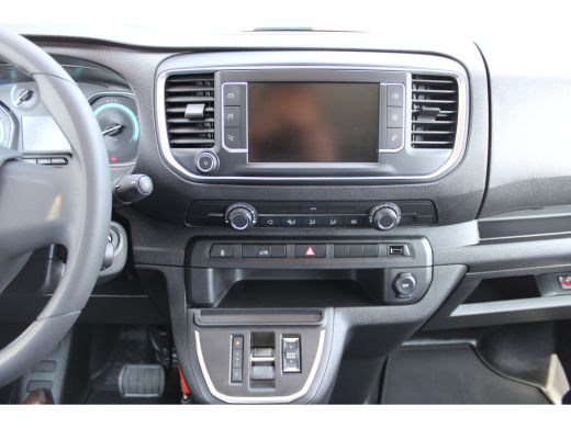 Peugeot e-Expert EV L2 75 kWh | NAVIGATIE | SENSOREN | BETIMMERING LAADRUIMTE | APPLE CARPLAY/ANDROID AUTO | ActivLease financial lease