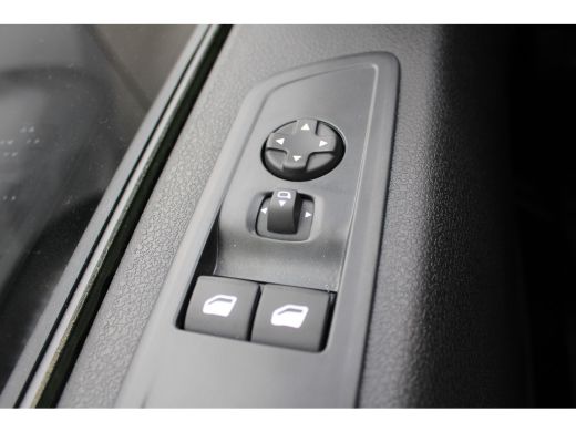 Peugeot e-Expert EV L2 75 kWh | NAVIGATIE | SENSOREN | BETIMMERING LAADRUIMTE | APPLE CARPLAY/ANDROID AUTO | ActivLease financial lease