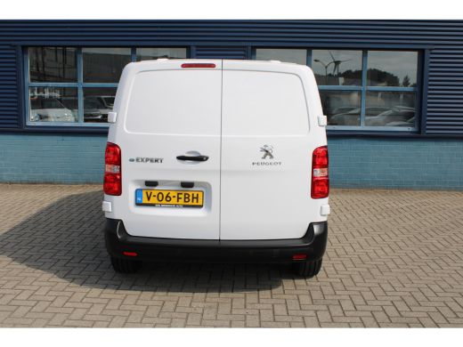 Peugeot e-Expert EV L2 75 kWh | NAVIGATIE | SENSOREN | BETIMMERING LAADRUIMTE | APPLE CARPLAY/ANDROID AUTO | ActivLease financial lease