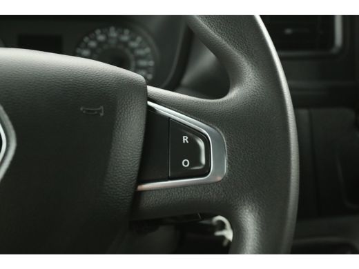 Renault Master T35 2.3 dCi 180 L2H2 Energy Comfort Airco Camera Cruise Parkeersensoren 3 Persoons Elektrpakket ActivLease financial lease