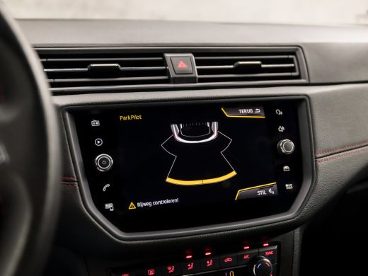 Seat Arona 1.0 TSI FR Sport Automaat (APPLE CARPLAY, GROOT NAVI, CLIMATE, STOELVERWARMING, SPORTSTOELEN, SFE... ActivLease financial lease
